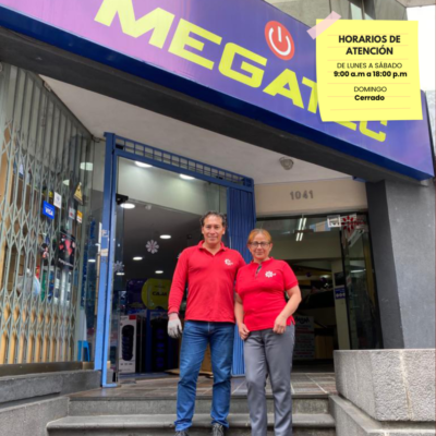 4. Clientes satisfechos / experiencia