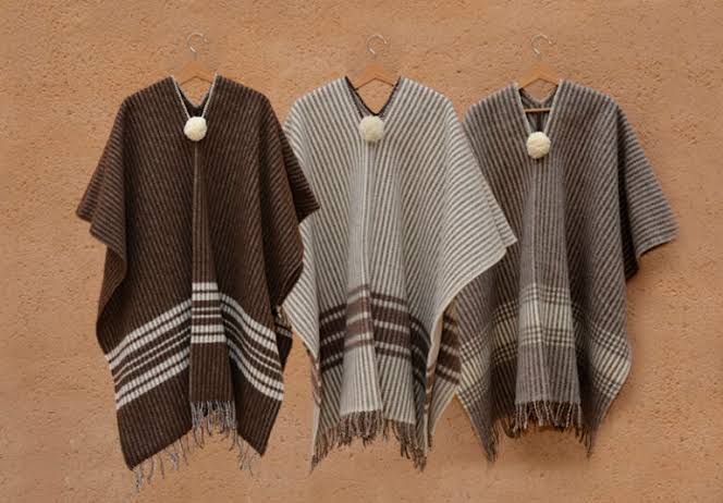 Poncho de Lana Virgen
